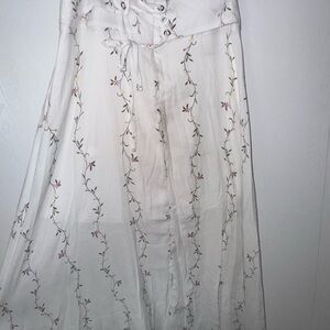 SHEIN Elegant White Maxi Skirt with Floral Details